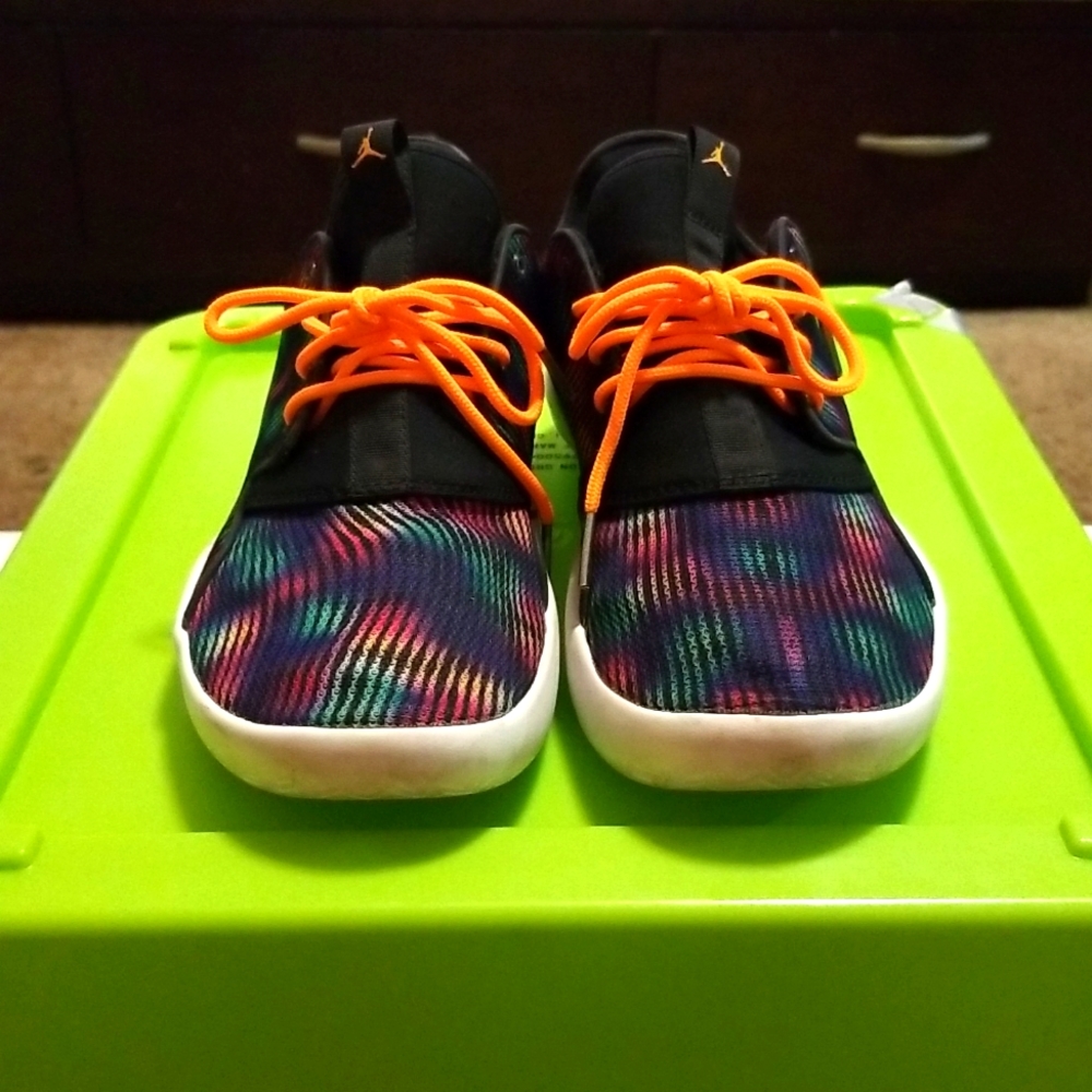 SNEAKERS | JORDAN
